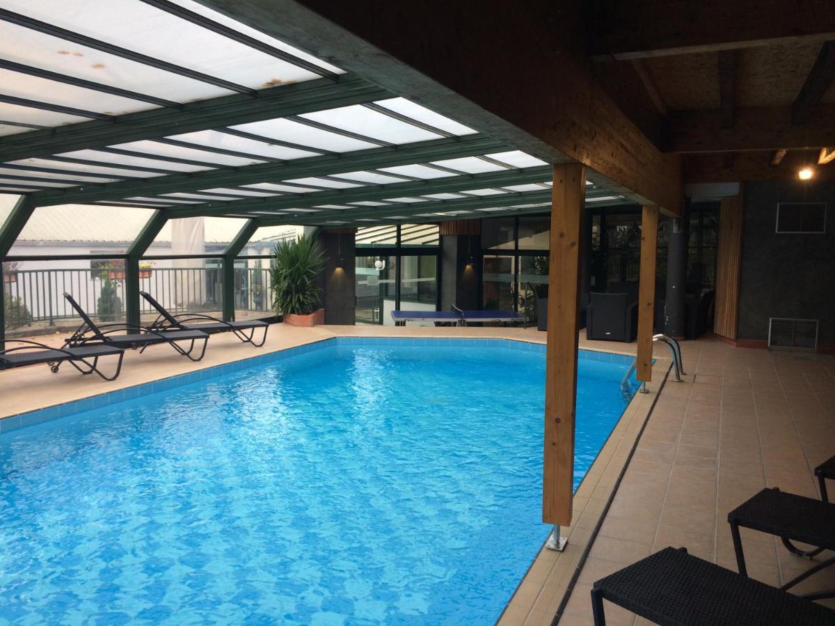 Logis La Residence Le Val-dʼAjol Eksteriør billede
